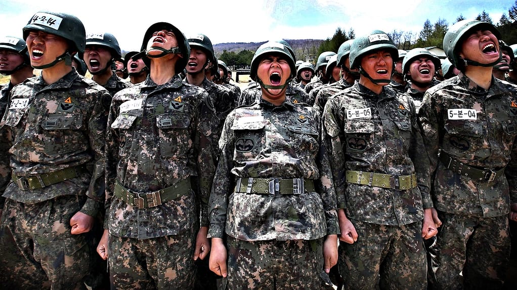 Members of the South Korean special forces take part in a milita